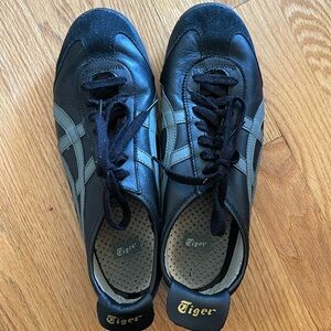 ASICS Onitsuka Tiger black grey. Men’s 8.5